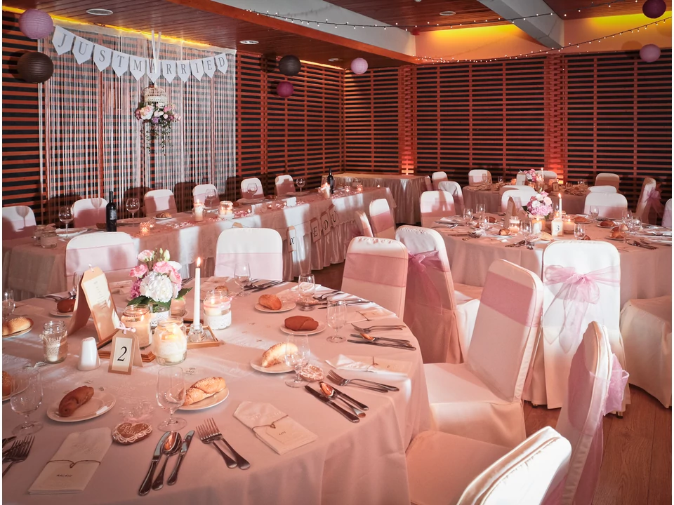 Esküvői főasztali háttérdrapéria csomag