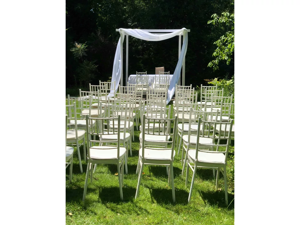 Bérelhető fehér fa boldogságkapu 