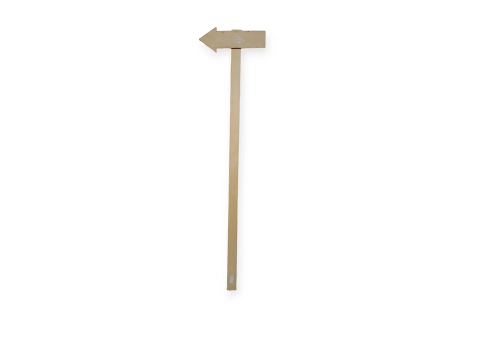 Bérelhető útjelző tábla balra mutató