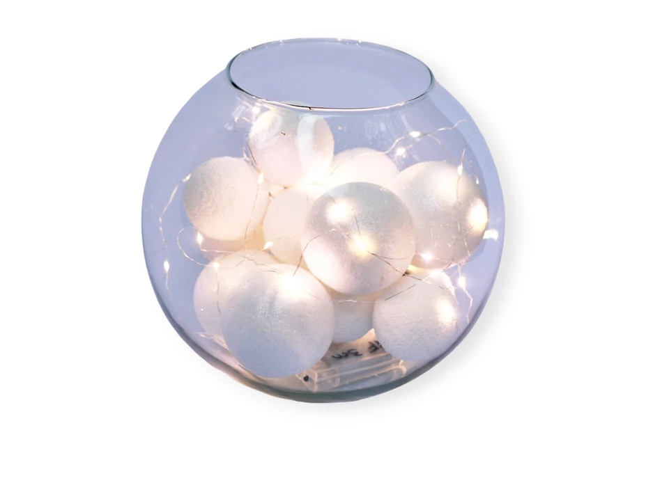 Gömbváza fehér hógömbbel világítással