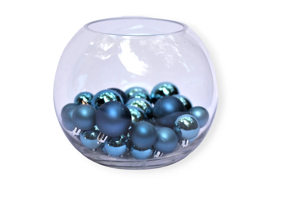 Kék  karácsonyi gömbök gömbvázában