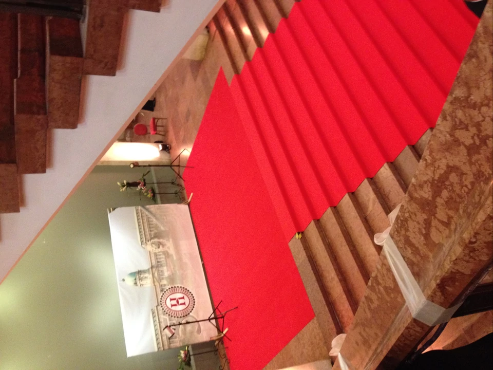 Szőnyeg bevonulási  vörös